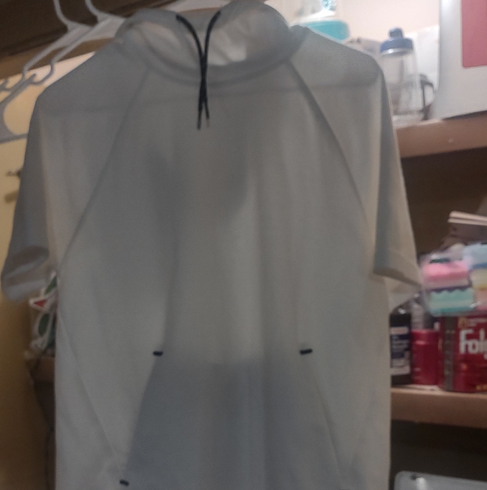 Woman's white short sleeve old‎ navy active hoodie size small dynamic fleece